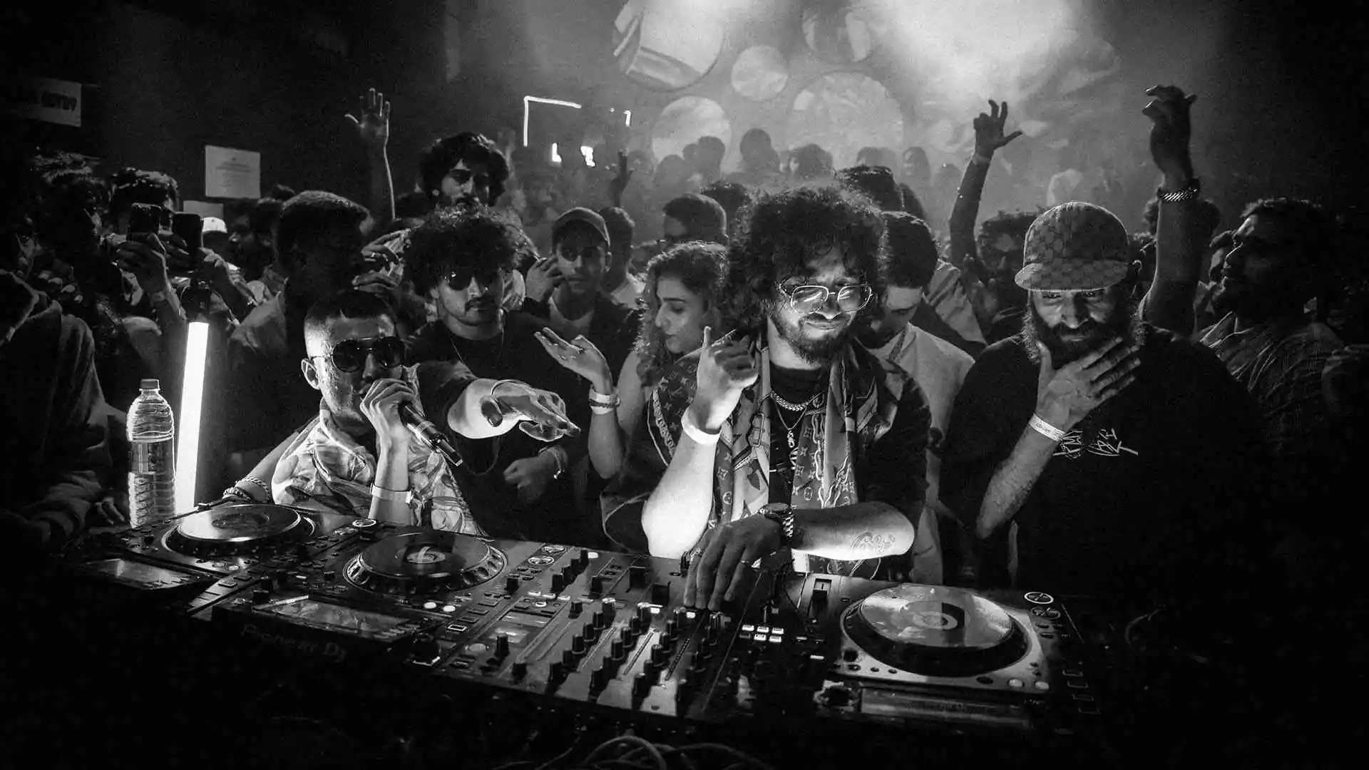 Contact-01-Desktop footer images_0001s_0000_SEEDHE MAUT_ANTI - RIS-26_1_11zon